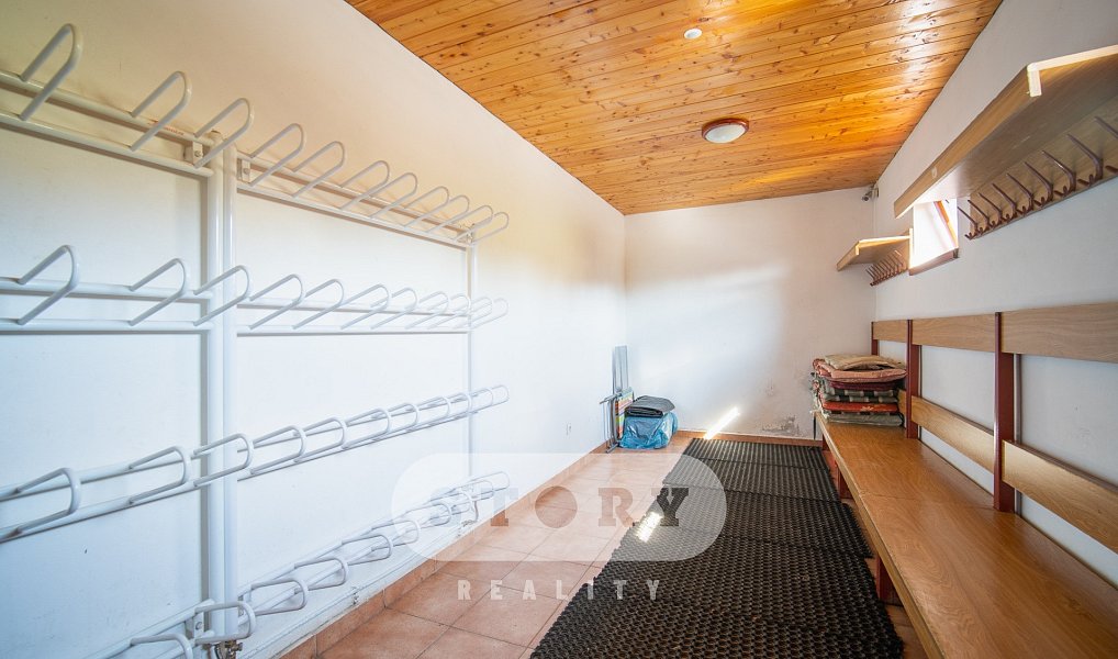 Prodej ubytovacího objektu 1 407 m², Staré Město – náhled fotky 27