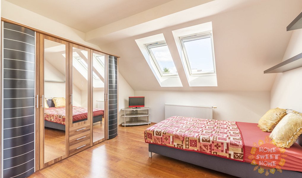 Prodej domu 320 m² s pozemkem 400 m², Praha – náhled fotky 12