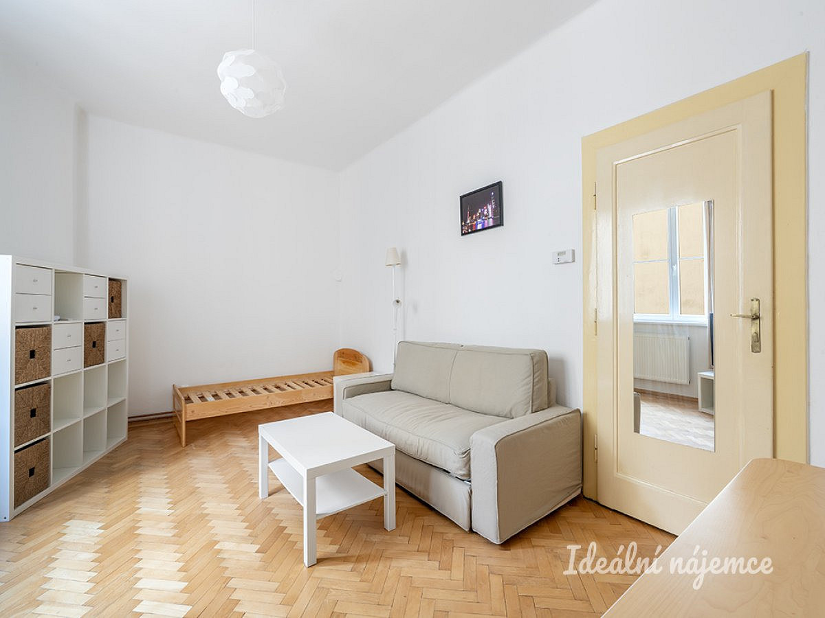 Pronájem bytu 2+kk 37 m² – fotografie 3