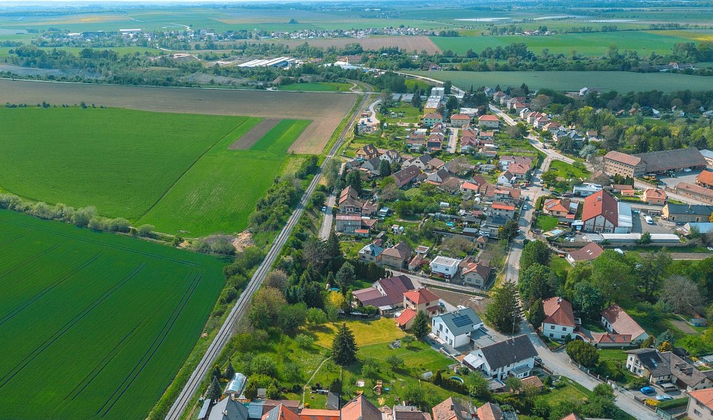 Prodej stavebního pozemku 1 085 m², Úhřetice – náhled fotky 11