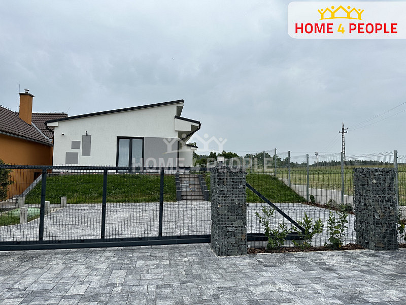 Pronájem domu 160 m² s pozemkem 1 404 m²