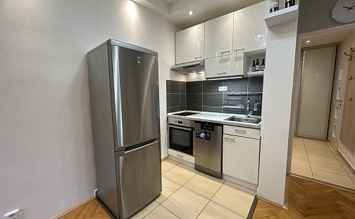 Pronájem bytu 1+kk 27 m², Erbenova, Jablonec nad Nisou - Jablonecké Paseky