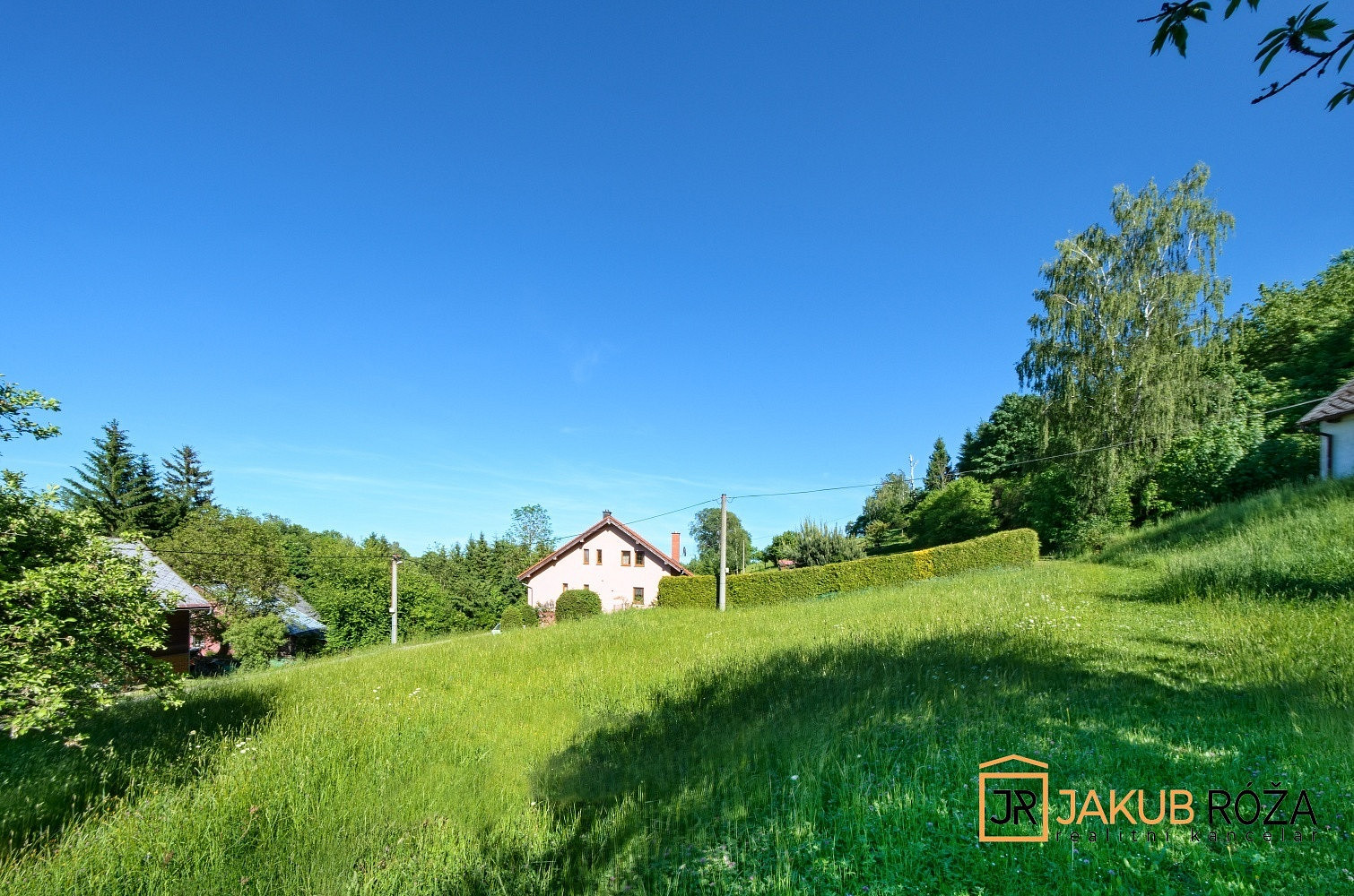 Prodej stavebního pozemku 1 047 m² – pohled 3