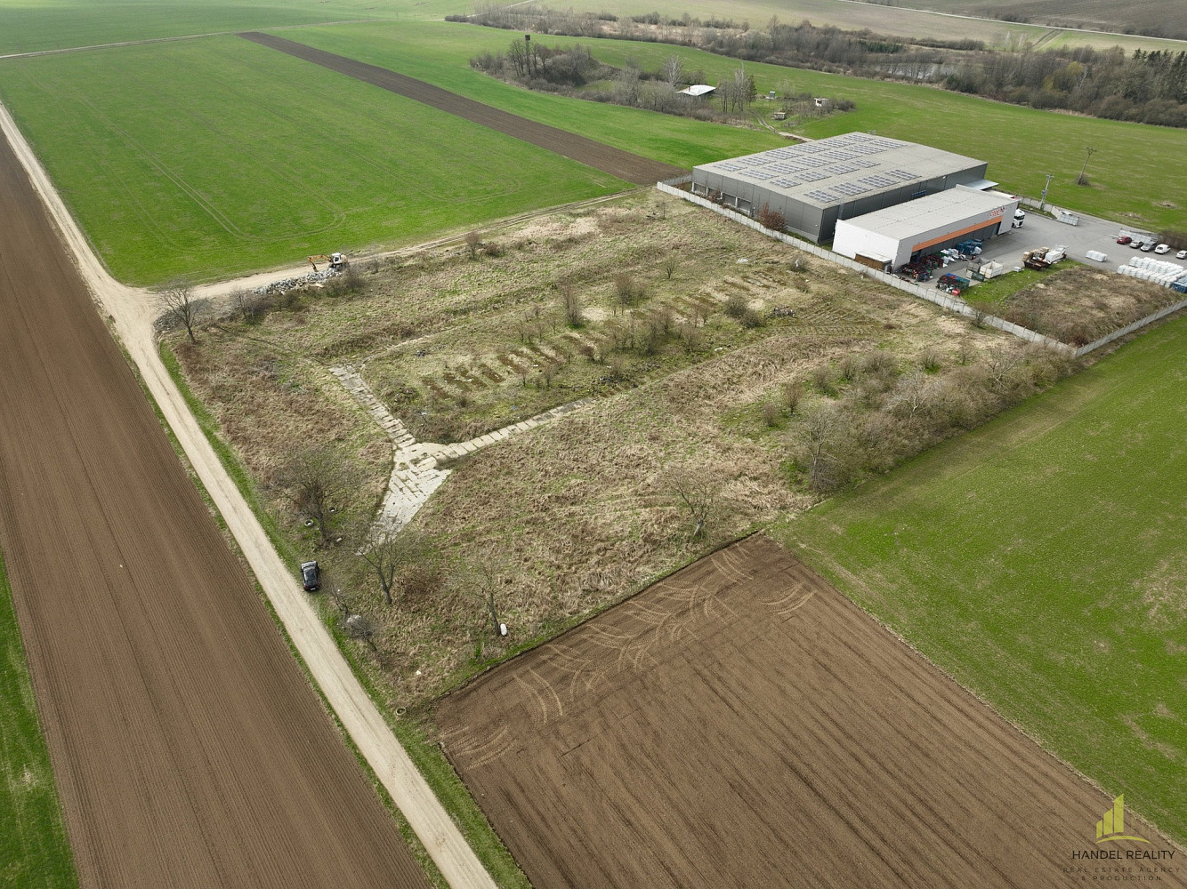 Prodej komerčního pozemku 13 821 m² – fotografie 2