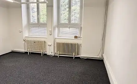Pronájem kanceláře 23 m², Jana Palacha, Pardubice