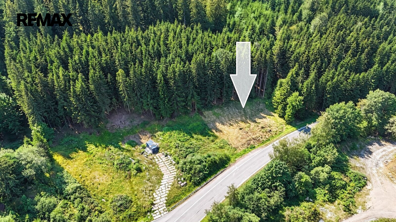 Prodej stavebního pozemku 1 000 m²