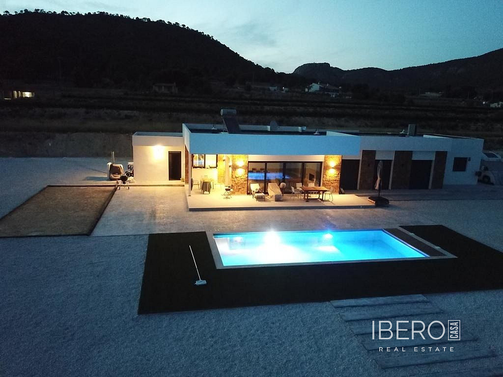 Prodej domu 227 m² s pozemkem 10 000 m² — photo 3