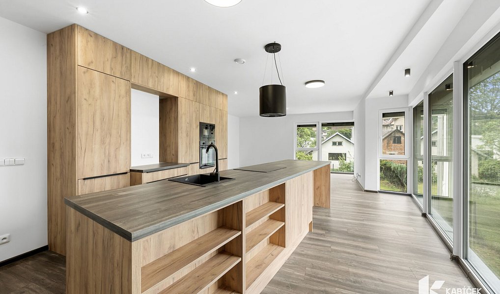 Pronájem domu 171 m² s pozemkem 300 m², Kopřivnice – náhled fotky 2