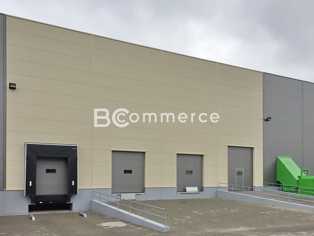 Pronájem skladovacích prostor 1 750 m² — photo 2