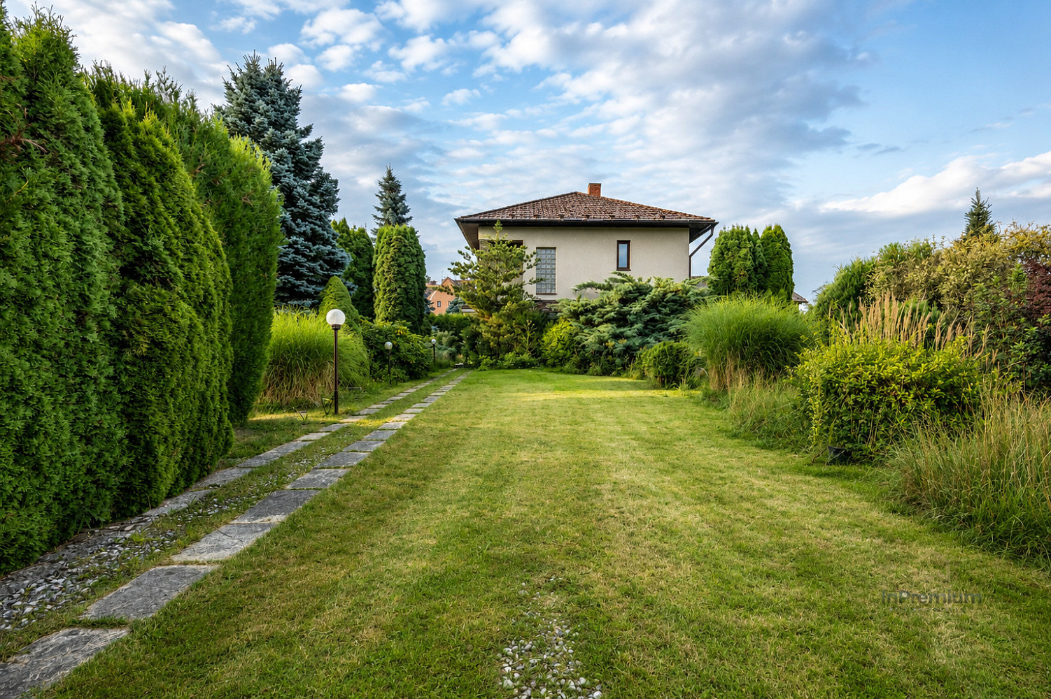 Prodej domu 108 m² s pozemkem 800 m²