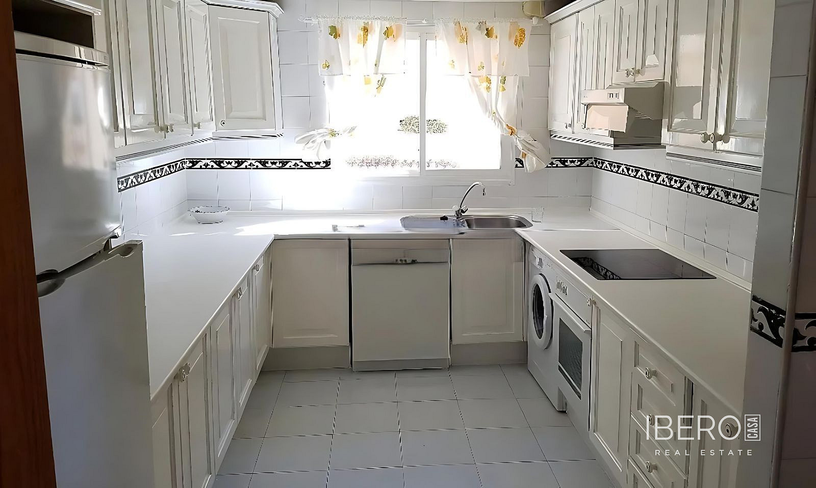Piso 3+kk – Estepona, Barriada Islas Canarias - Vista 3