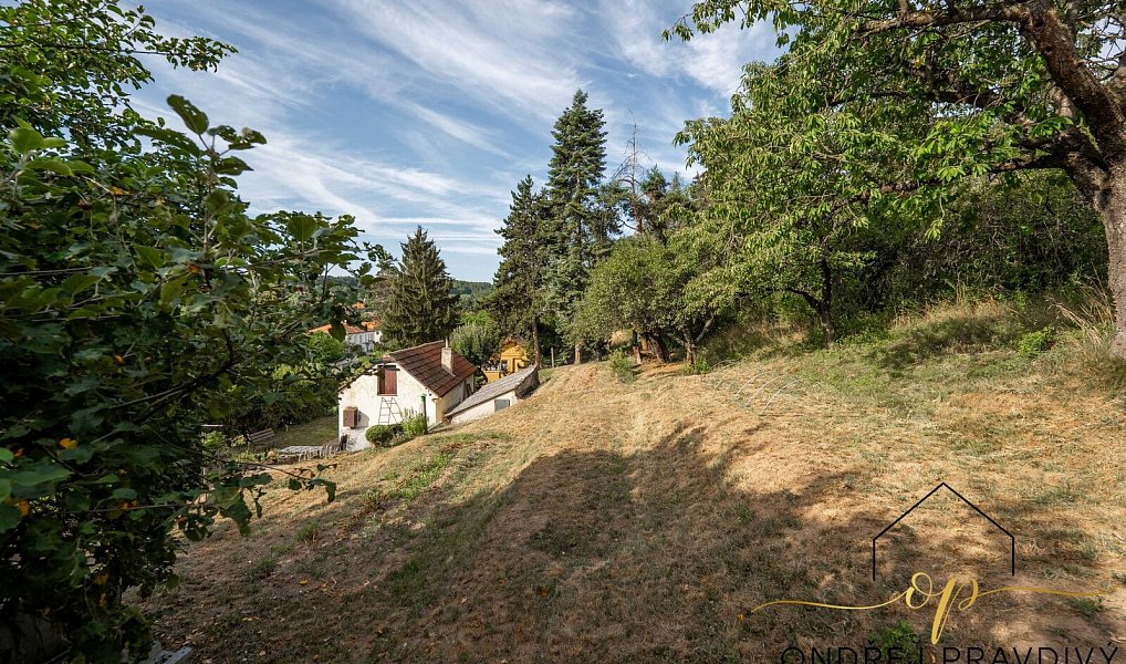 Prodej stavebního pozemku 1 601 m², Statenice – náhled fotky 4