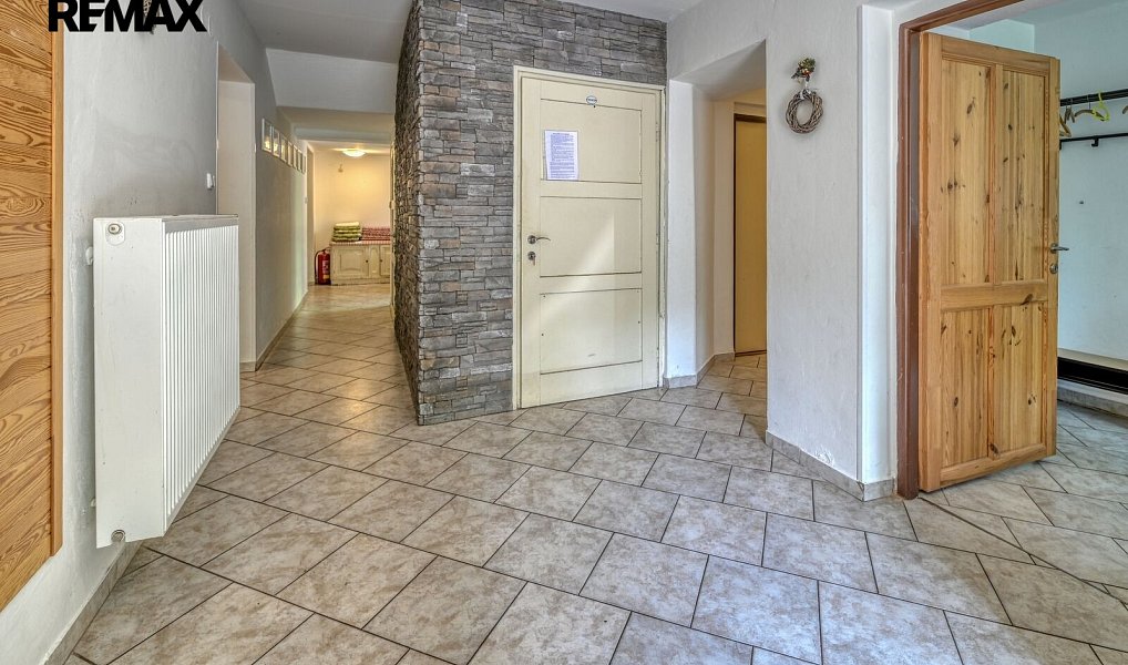Prodej domu 215 m² s pozemkem 987 m², Radvanice – náhled fotky 16