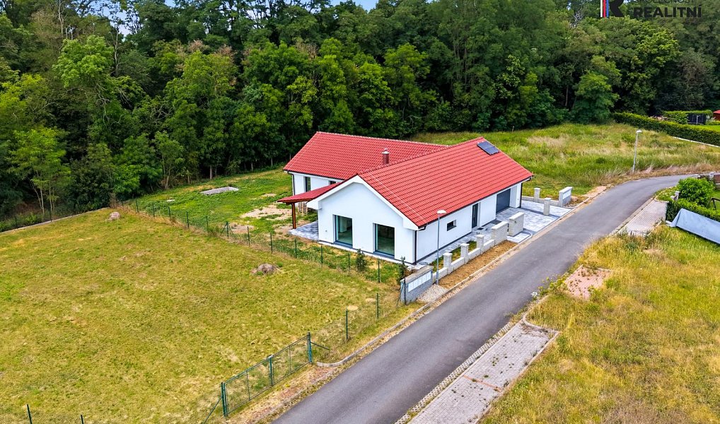 Prodej domu 200 m² s pozemkem 900 m², Veltrusy – náhled fotky 2