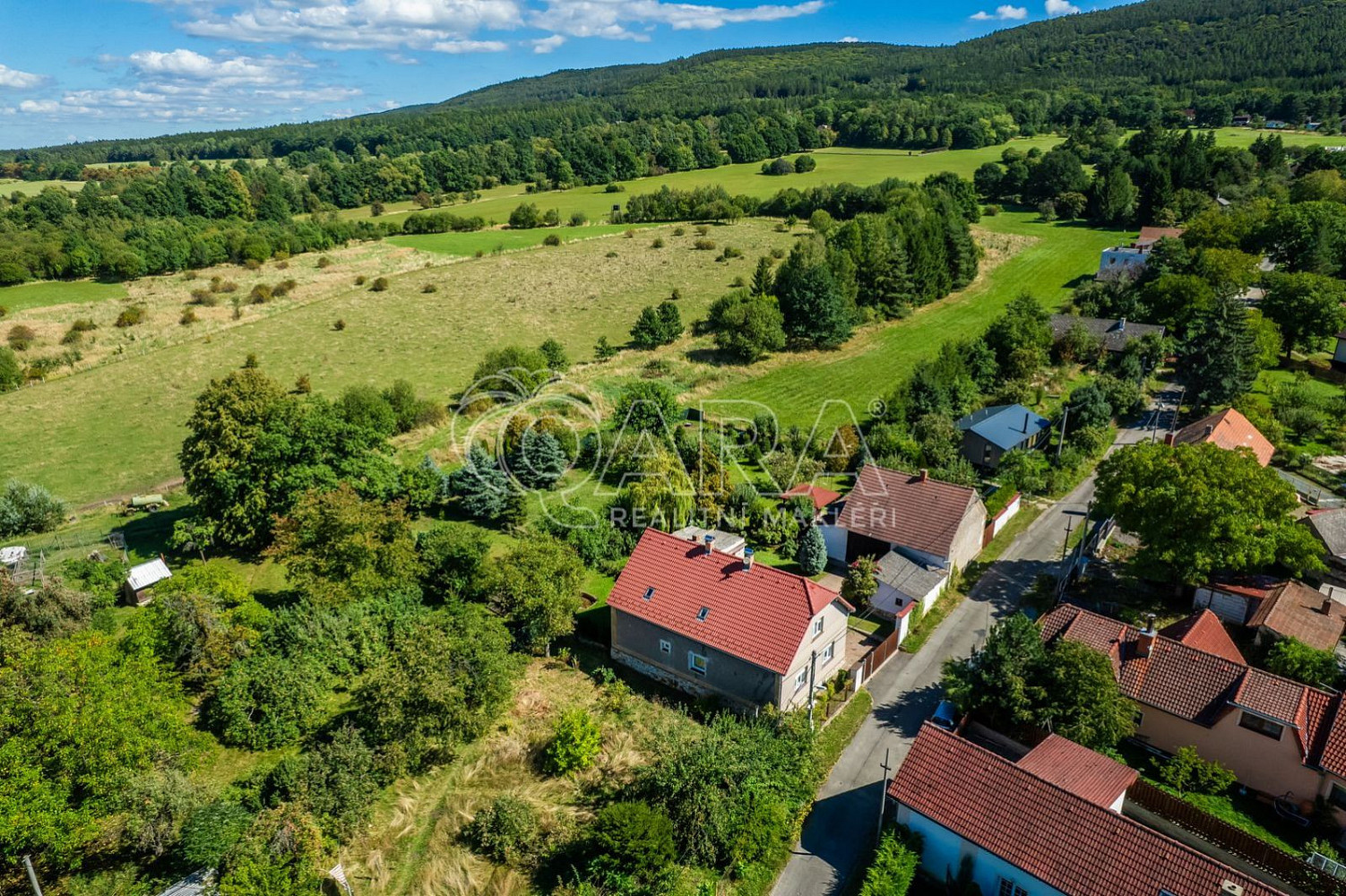 Prodej domu 97 m² s pozemkem 1 094 m² — photo 2