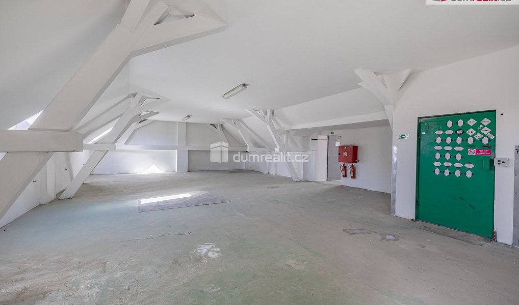 Pronájem výrobních prostor 4 300 m², Doksy – náhled fotky 27