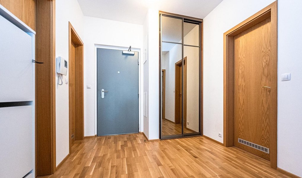 Pronájem bytu 2+kk 65 m², Praha – náhled fotky 10