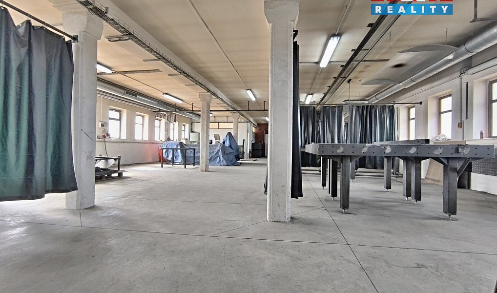 Prodej výrobních prostor 1 393 m², Bořetín – náhled fotky 2