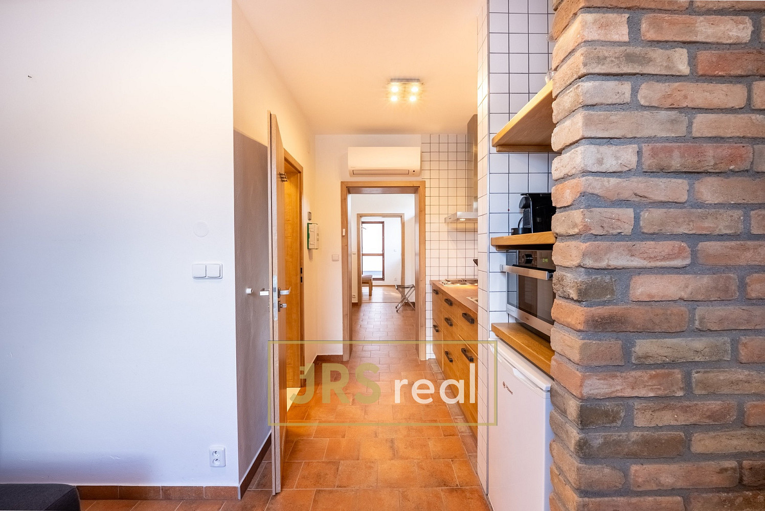 Pronájem bytu 2+kk 34 m² – fotografie 5