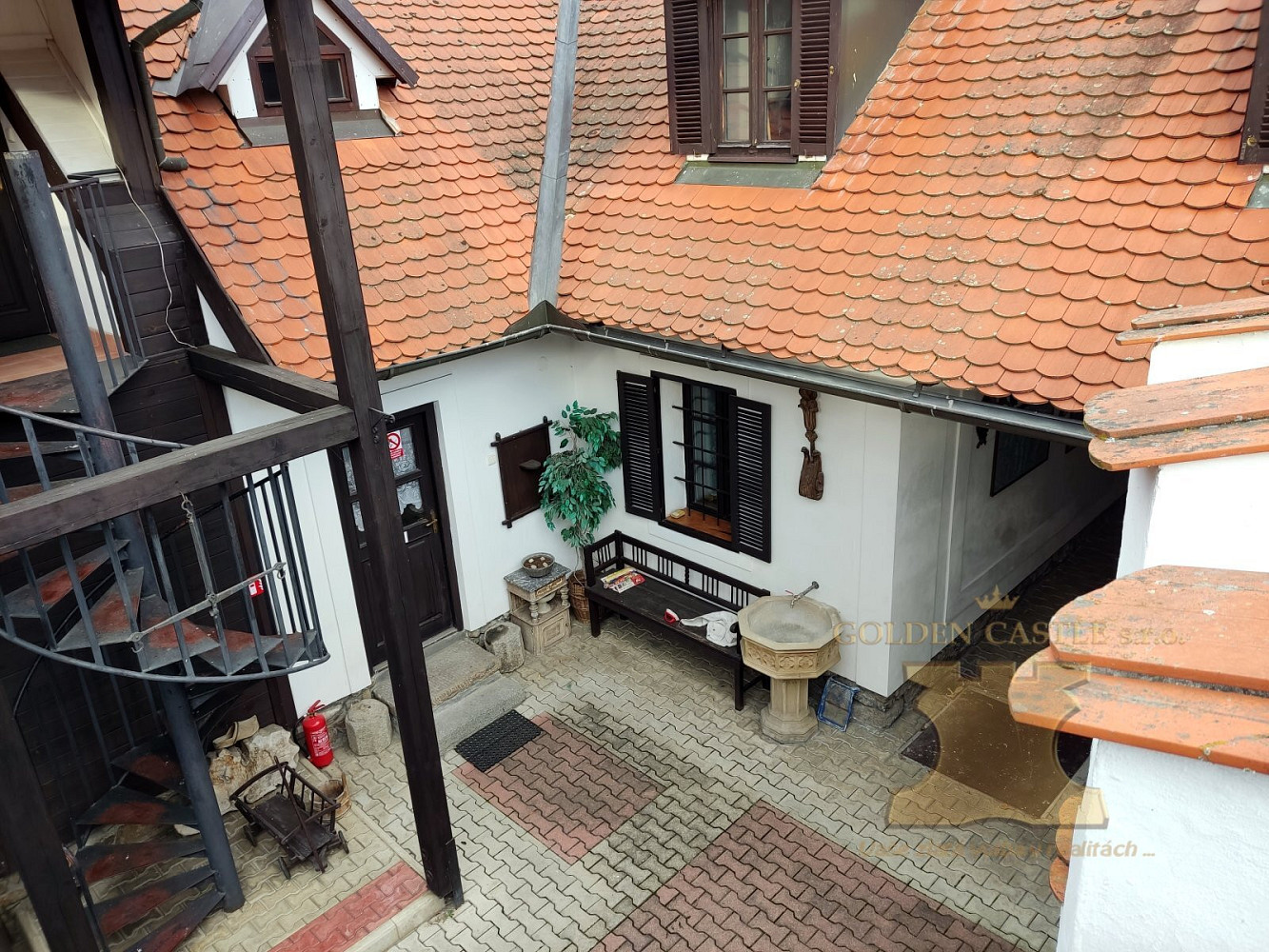 Prodej domu 350 m² s pozemkem 393 m²
