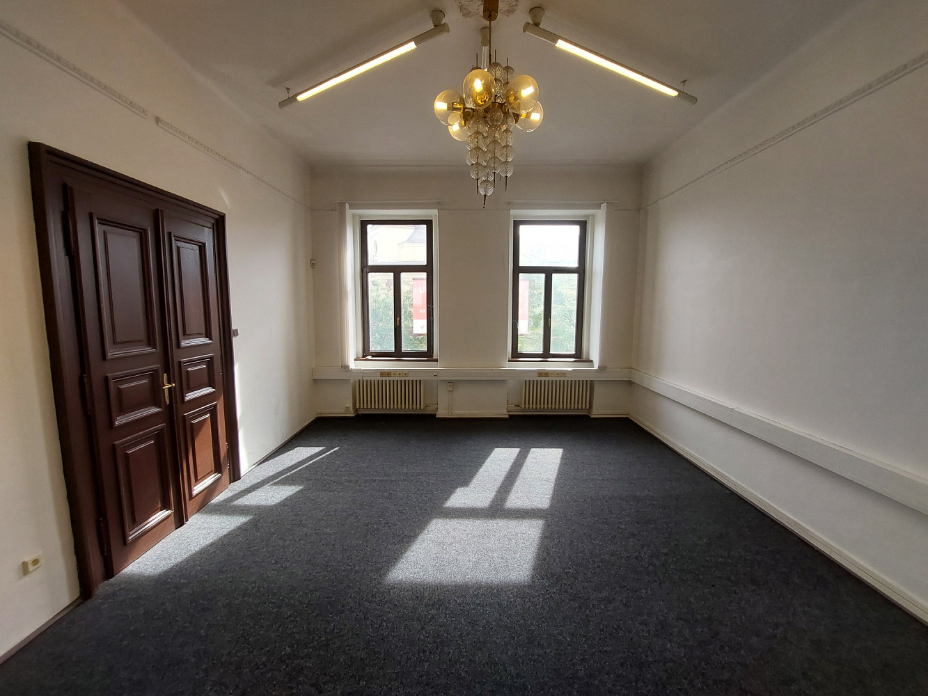 Pronájem kanceláře 223 m² – fotografie 2