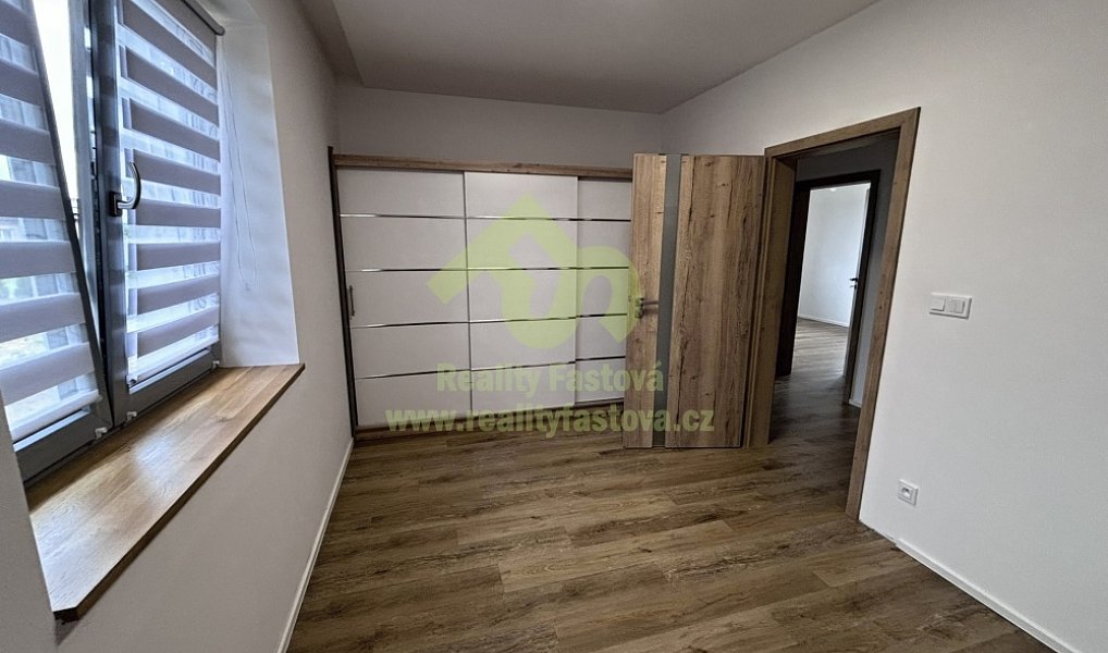 Prodej domu 156 m² s pozemkem 918 m², Lužany – náhled fotky 39