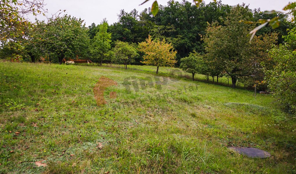 Prodej stavebního pozemku 1 801 m², Radim – náhled fotky 8