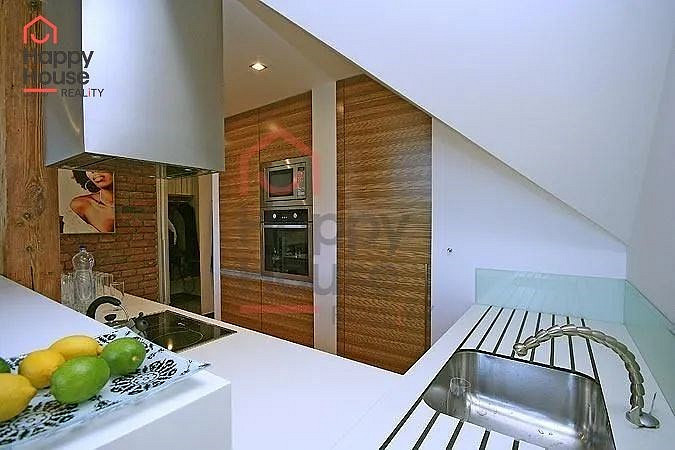 Pronájem bytu 2+kk 93 m² — photo 2