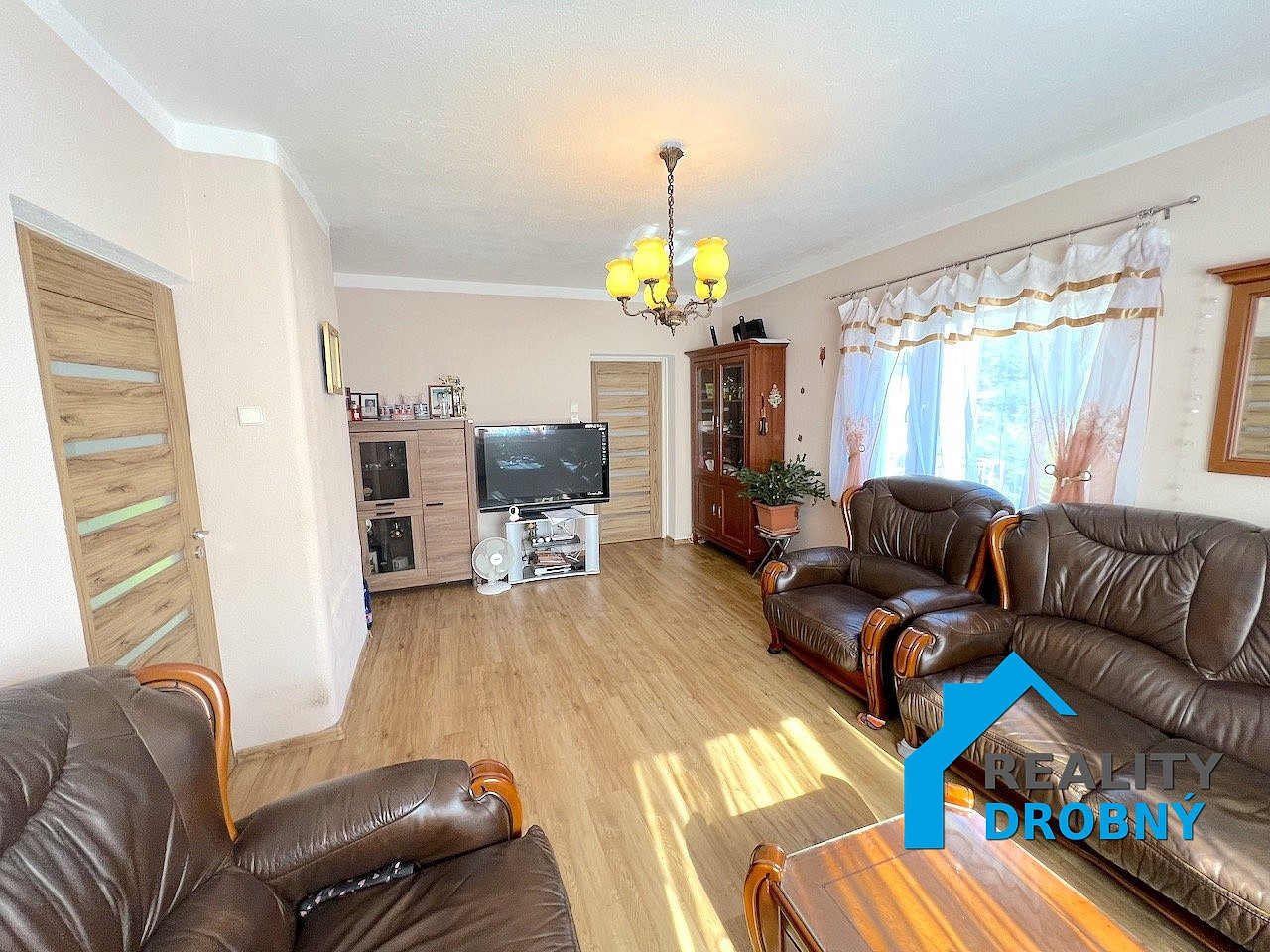 Prodej domu 205 m² s pozemkem 541 m² – fotografie 3