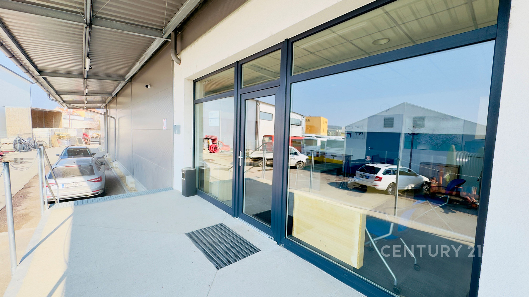 Pronájem skladovacích prostor 536 m² – fotografie 2