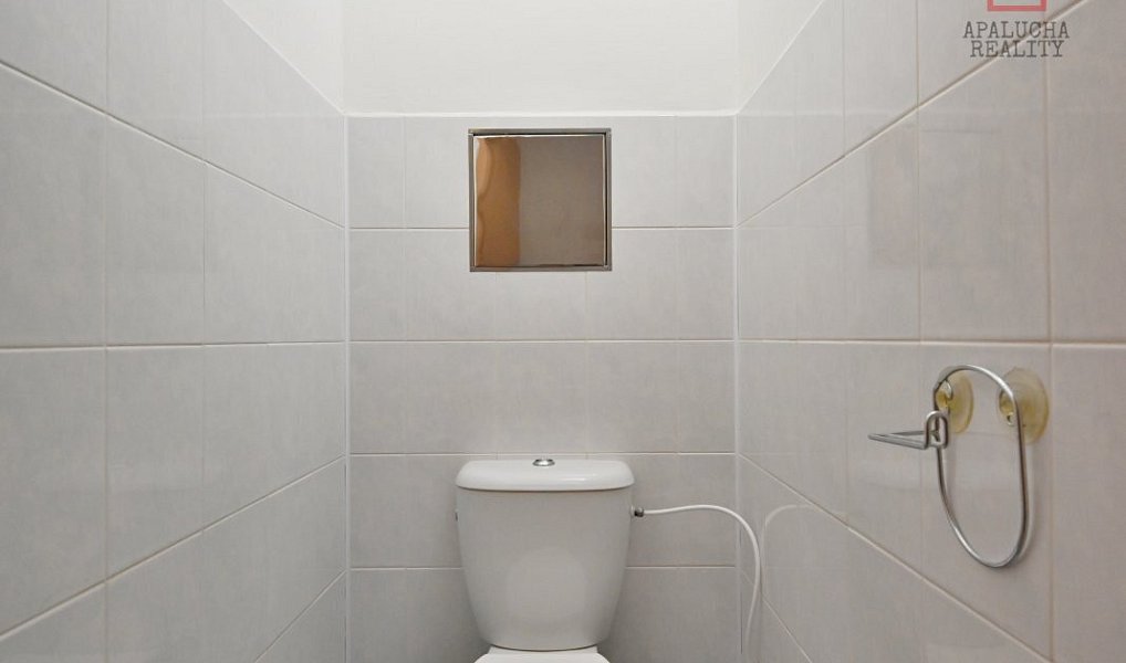 Prodej bytu 3+1 76 m², Nupaky – náhled fotky 9