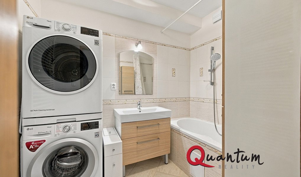 Prodej bytu 2+1 65 m², Praha – náhled fotky 20