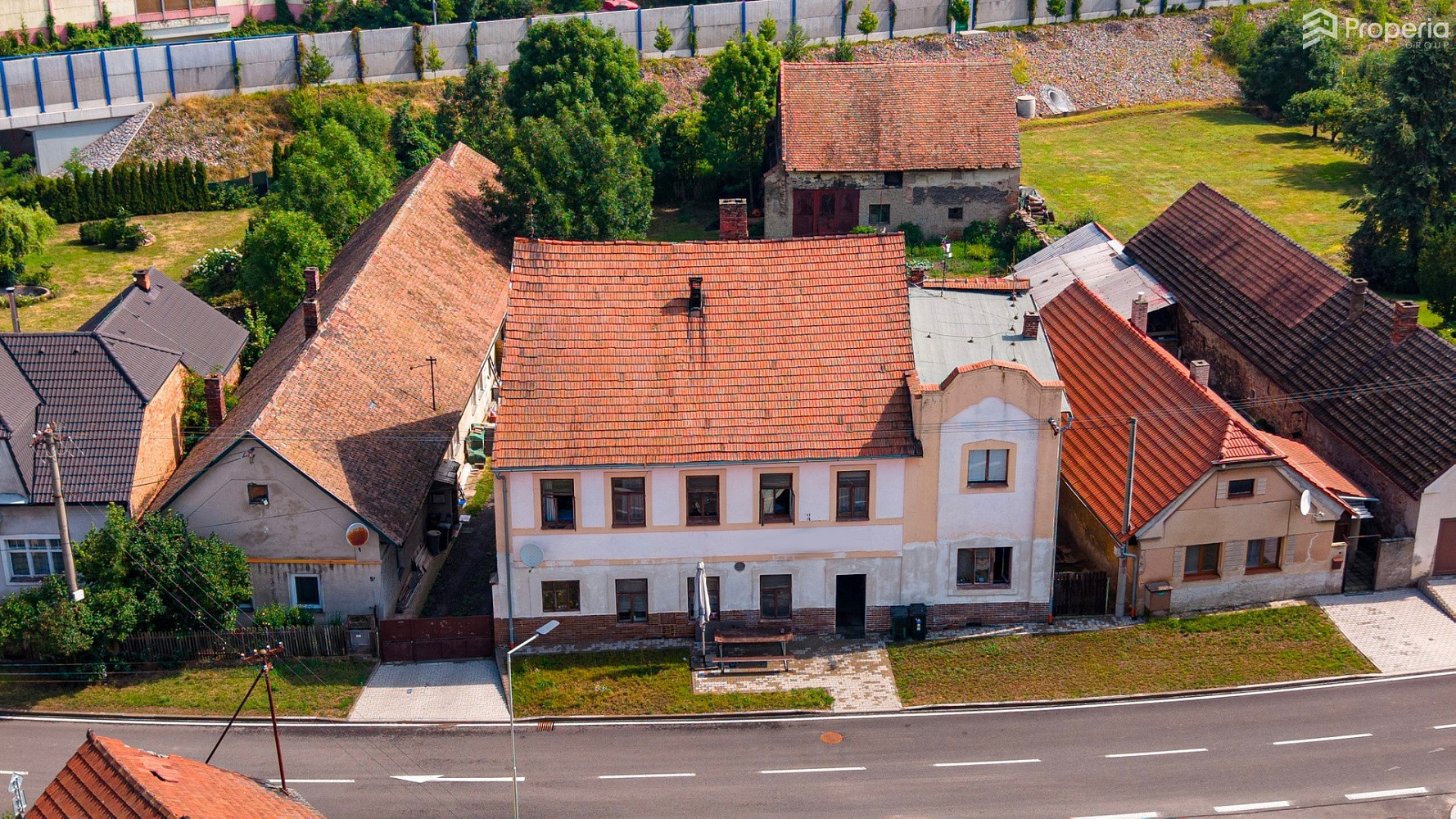 Prodej nájemního domu, činžáku 313 m² – fotografie 2