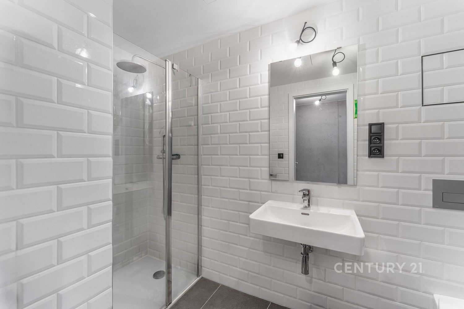 Pronájem bytu 1+kk 33 m² – fotografie 4