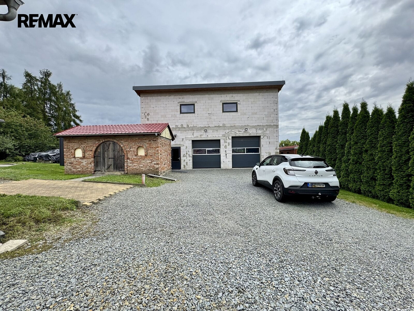 Prodej domu 313 m² s pozemkem 1 527 m² – fotografie 3