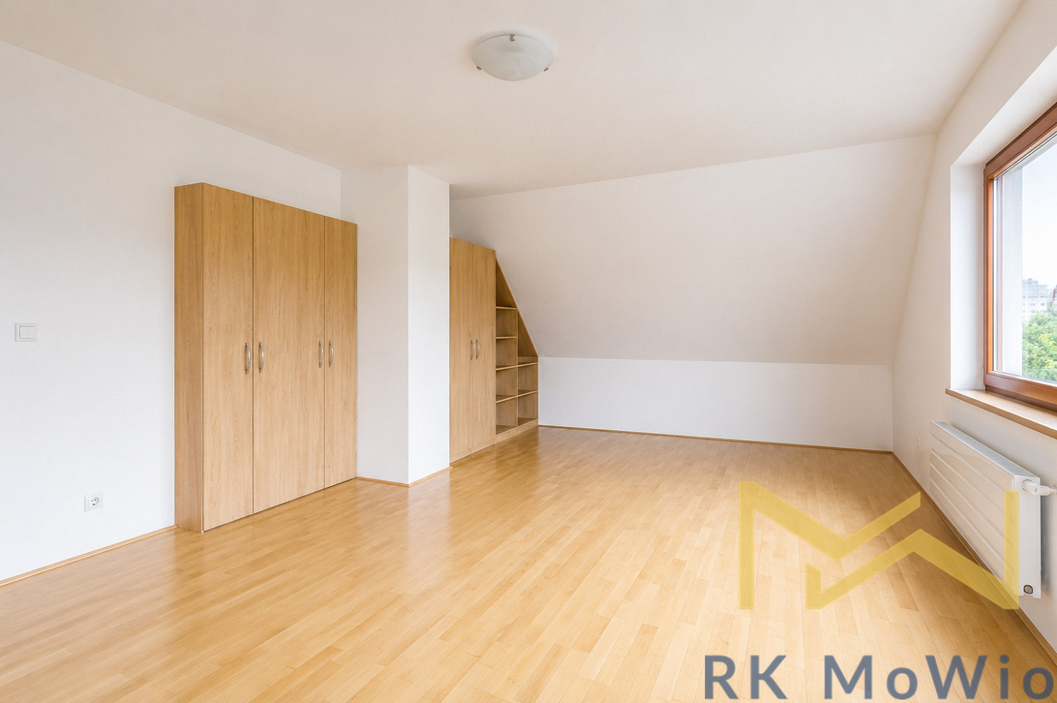 Pronájem domu 350 m² s pozemkem 748 m² – fotografie 3