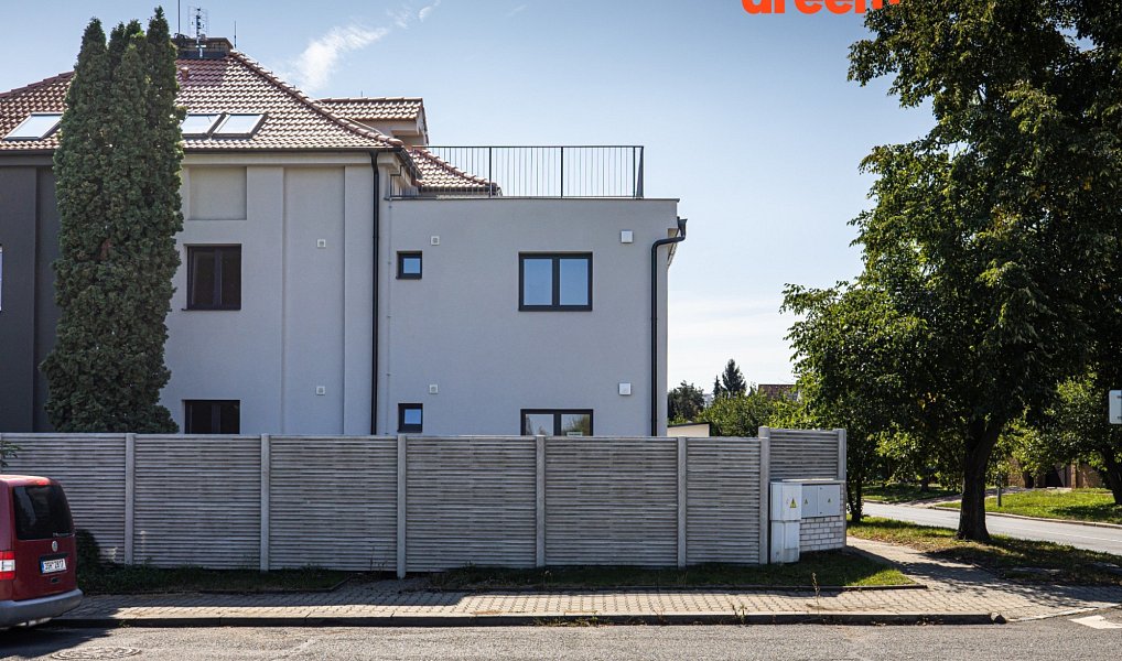 Prodej domu 200 m² s pozemkem 380 m², Praha – náhled fotky 33