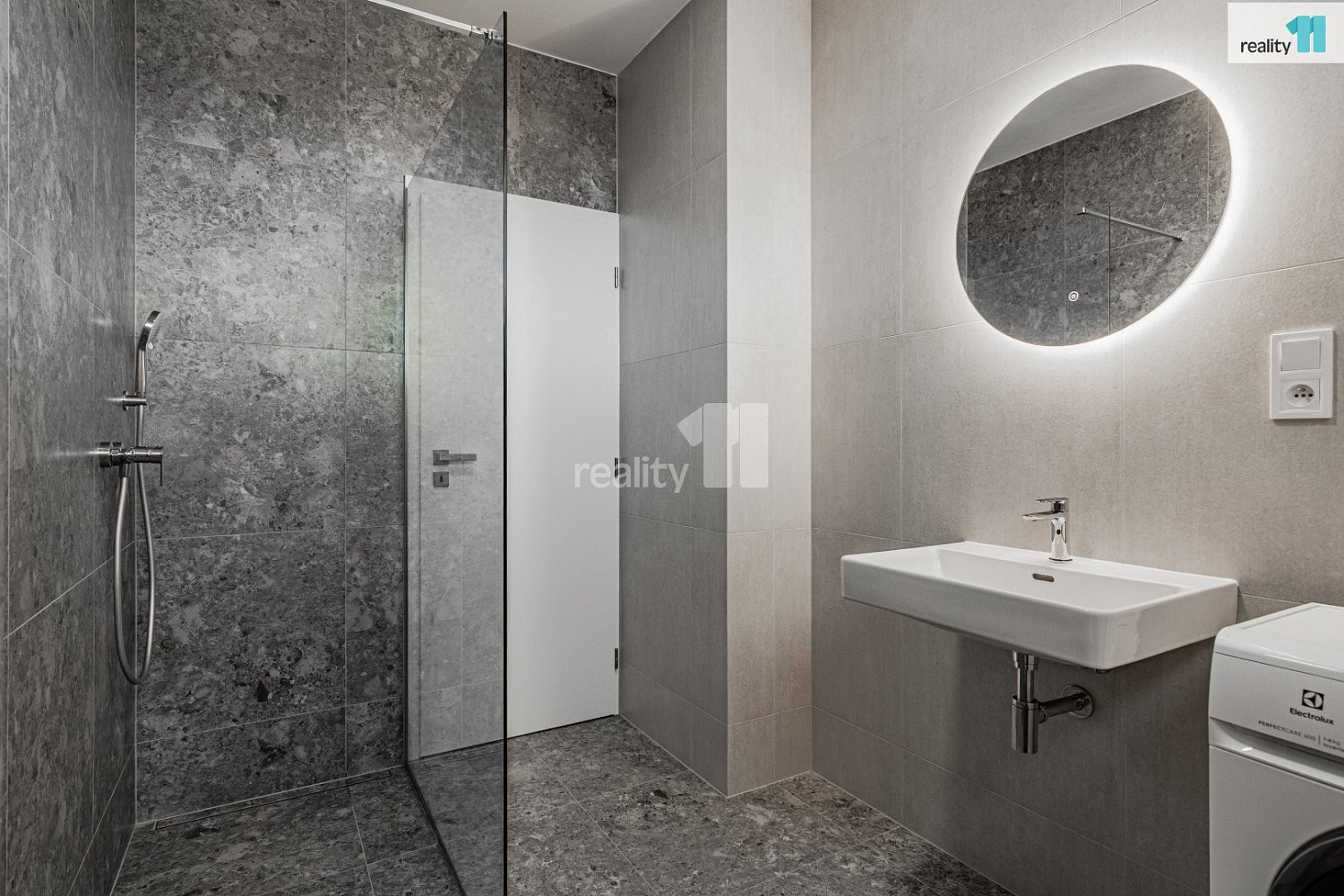 Pronájem bytu 5+kk 25 m² – fotografie 5