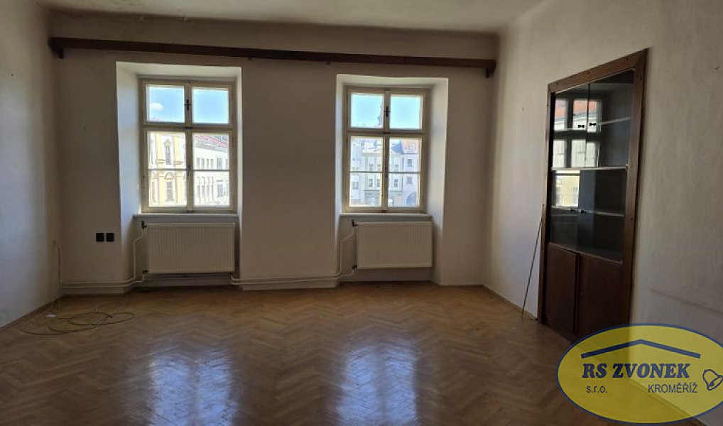 Prodej domu 1 033 m² s pozemkem 1 365 m², Kroměříž – náhled fotky 2