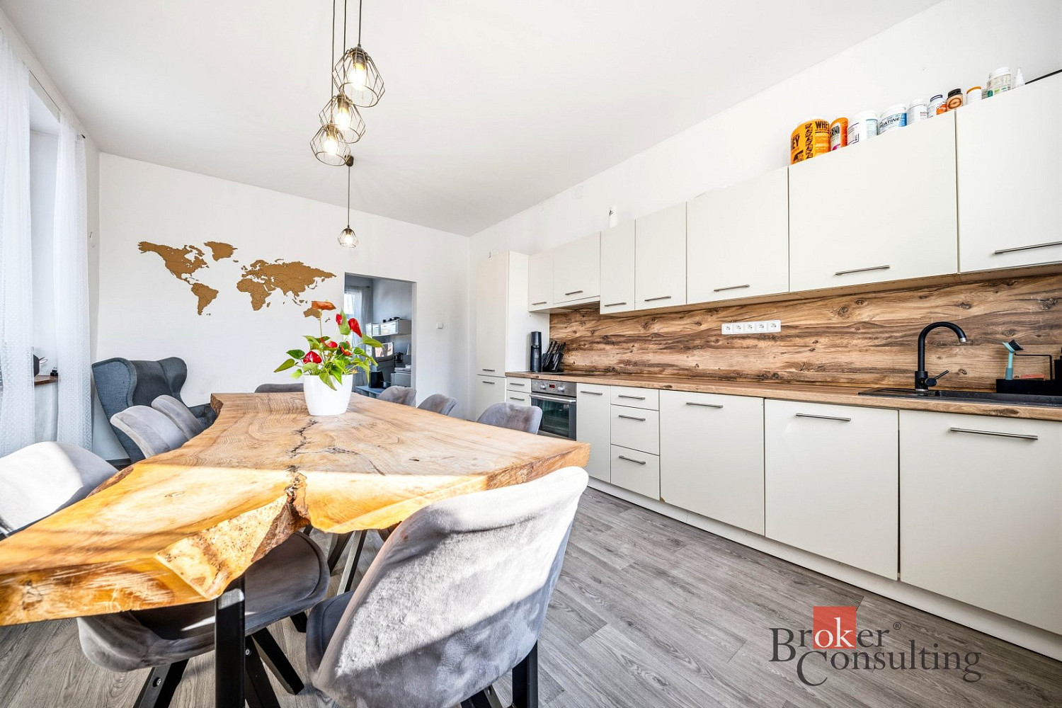 Prodej komerčního objektu (jiného typu) 302 m² – fotografie 4