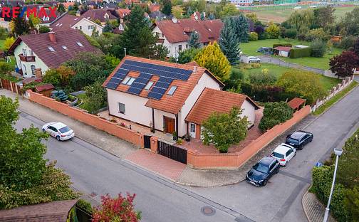 Prodej domu 250 m² s pozemkem 870 m², Zdiměřická, Jesenice, okres Praha-západ
