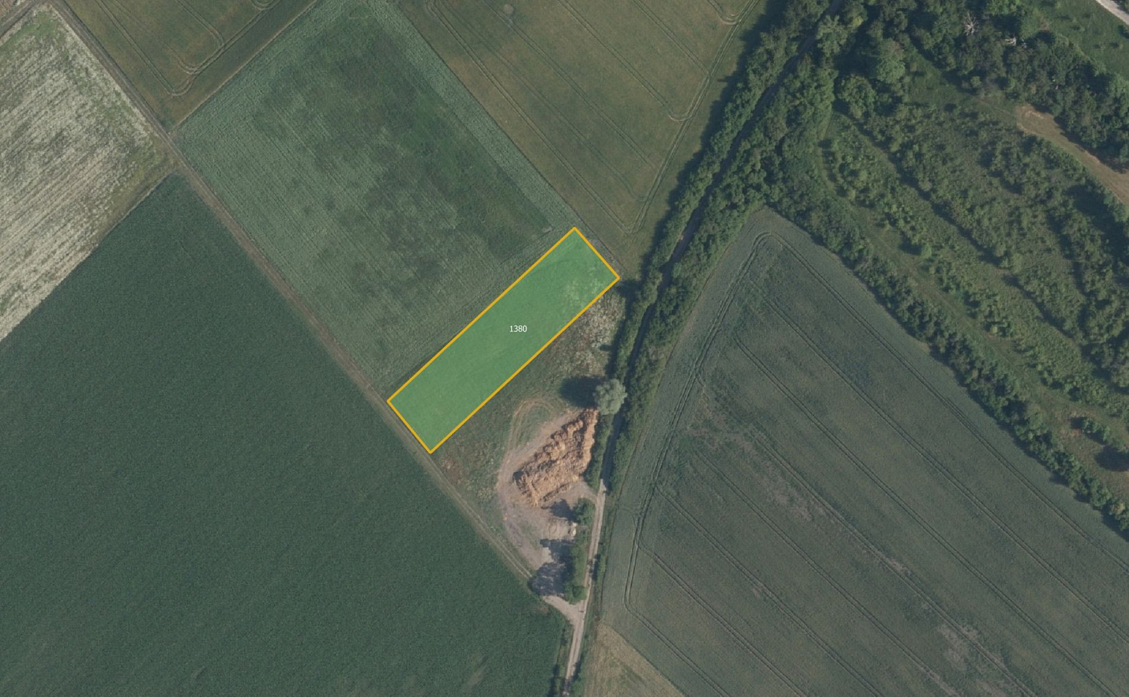 Prodej pole 2 534 m²