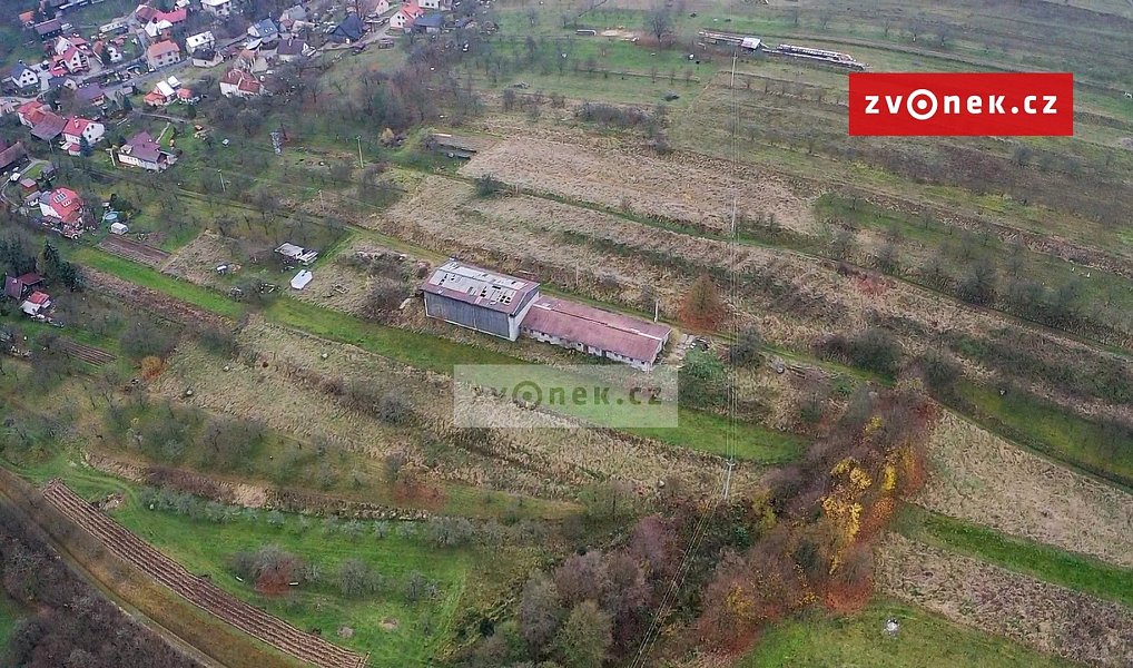 Prodej zemědělského objektu 800 m², Študlov – náhled fotky 3