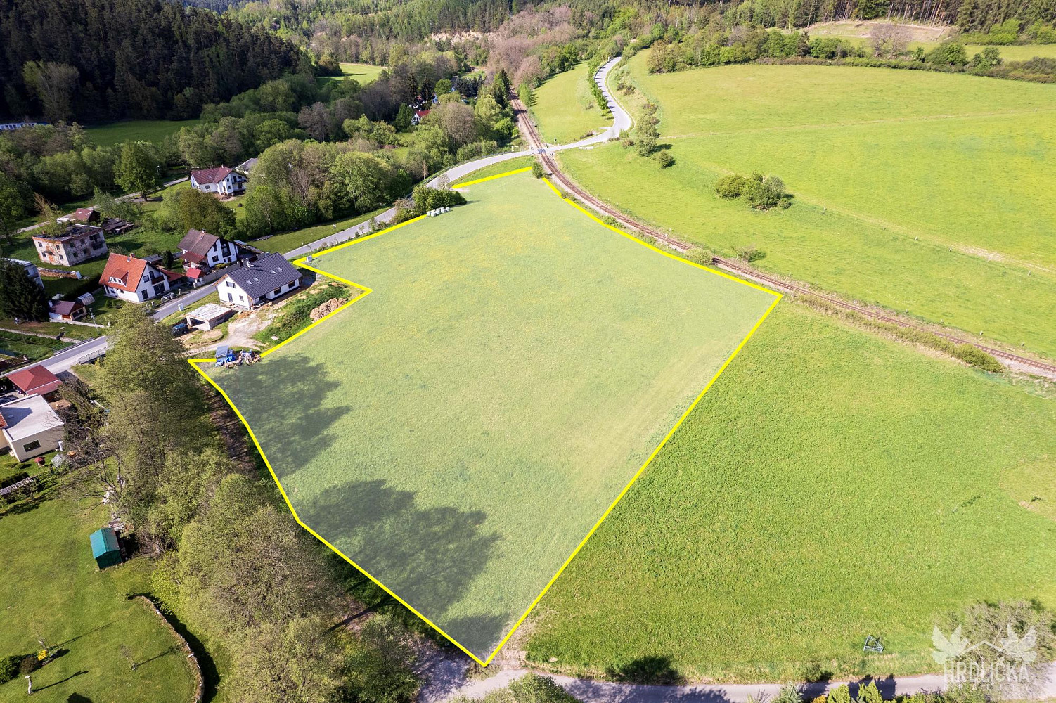 Velký stavební pozemek o rozloze 12.642 m² v Malenicích – další