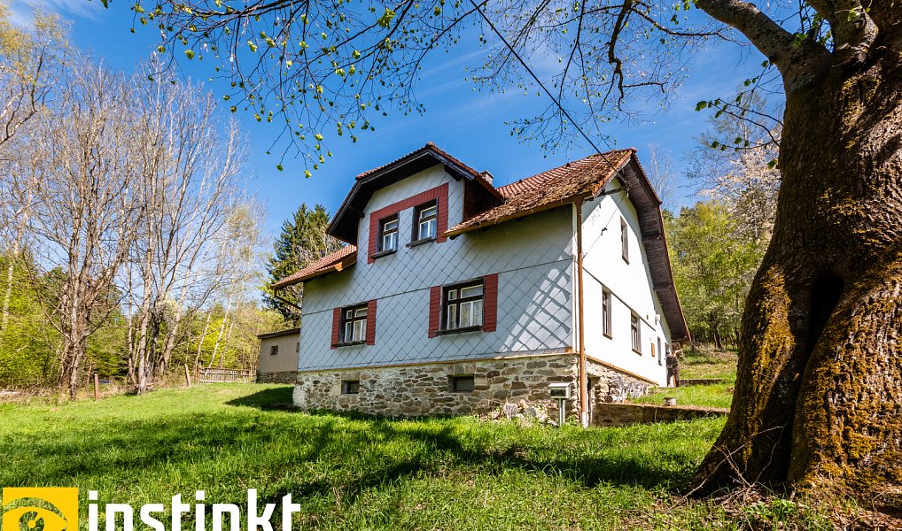 Prodej domu 290 m² s pozemkem 2 871 m², Nýrsko – náhled fotky 3