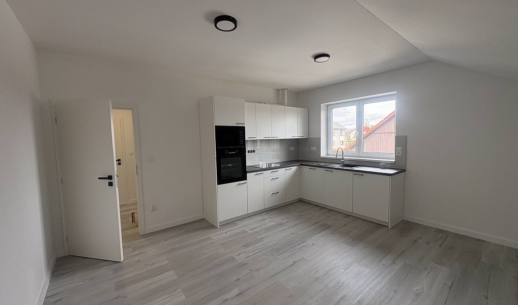 Prodej domu 300 m² s pozemkem 632 m², Nová Paka – náhled fotky 11