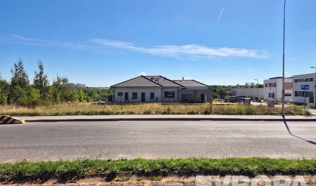 Prodej stavebního pozemku 724 m², Praha – náhled fotky 3