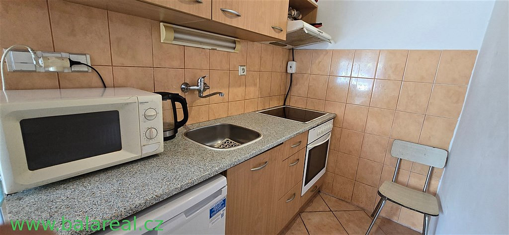 Pronájem bytu 1+kk 25 m² — photo 2
