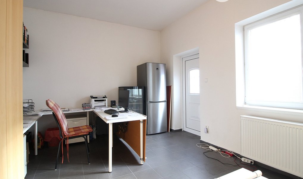 Prodej skladovacích prostor 1 208 m², Židlochovice – náhled fotky 2