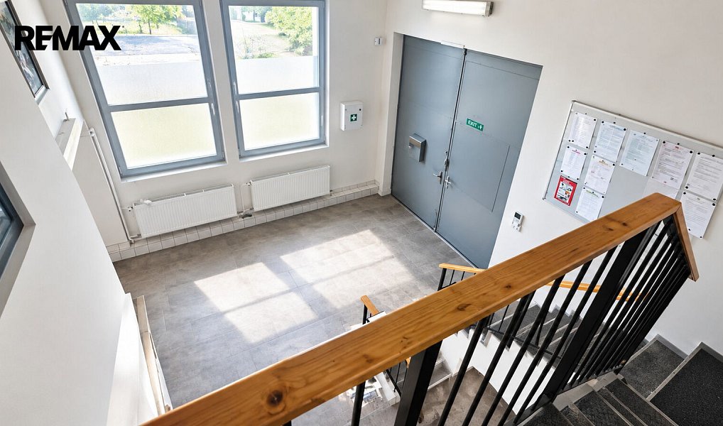 Pronájem kanceláře 314 m², Kladno – náhled fotky 11